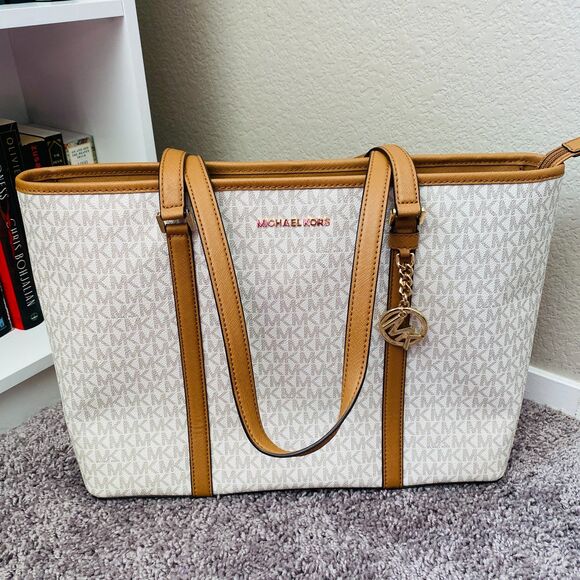MICHAEL KORS Large Cream Logo Jet Set Tote - Picture 1 of 9